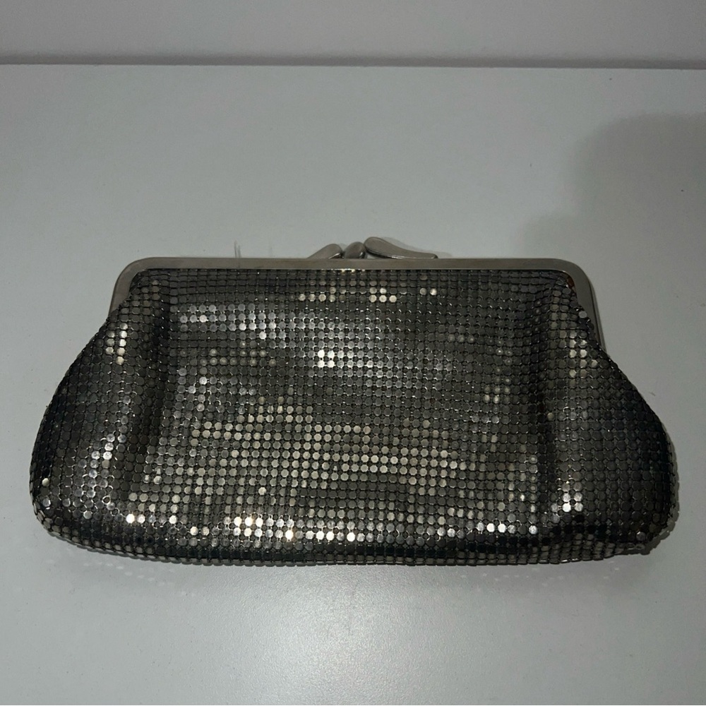 Vintage Whiting & Davis Silver Metallic Clasp Purse 7.5” X 4”